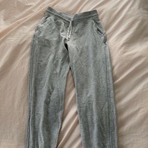Lululemon size 4 joggers